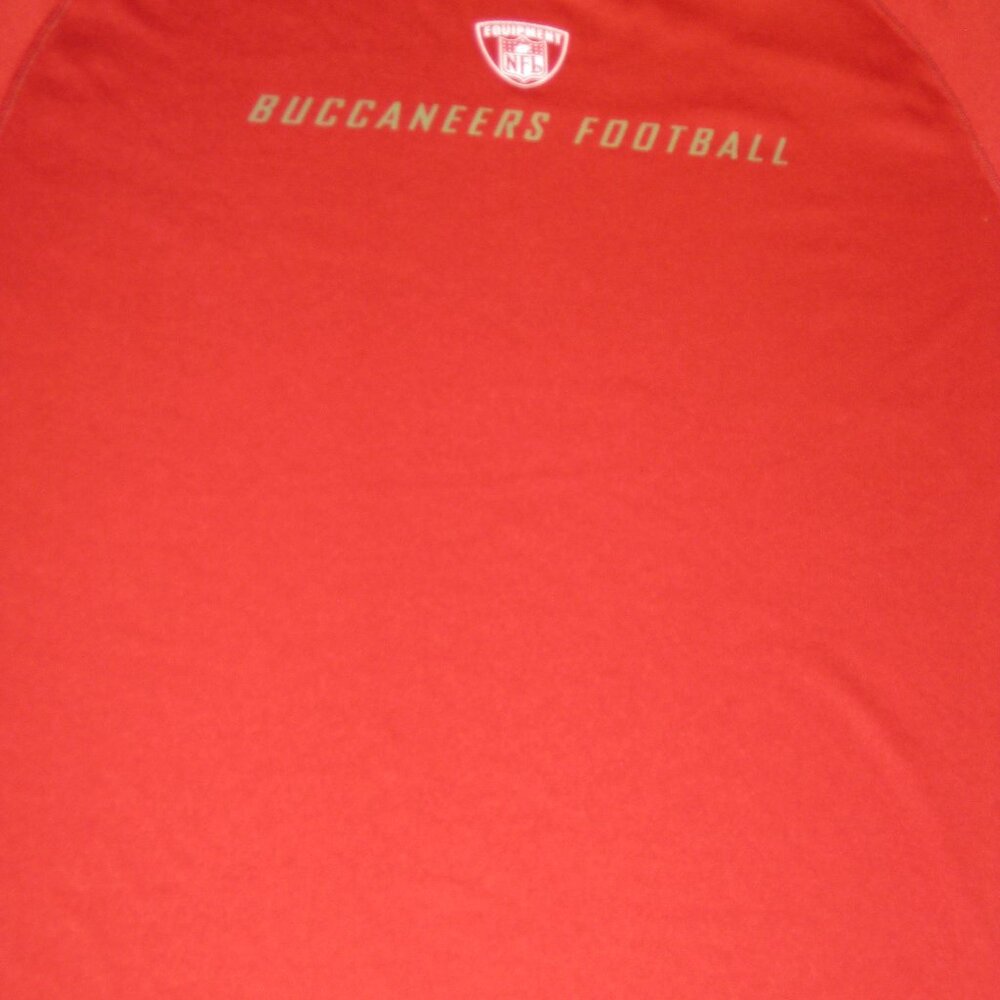 Vintage Tampa Bay Buccaneers NFL performance shirt Medium
